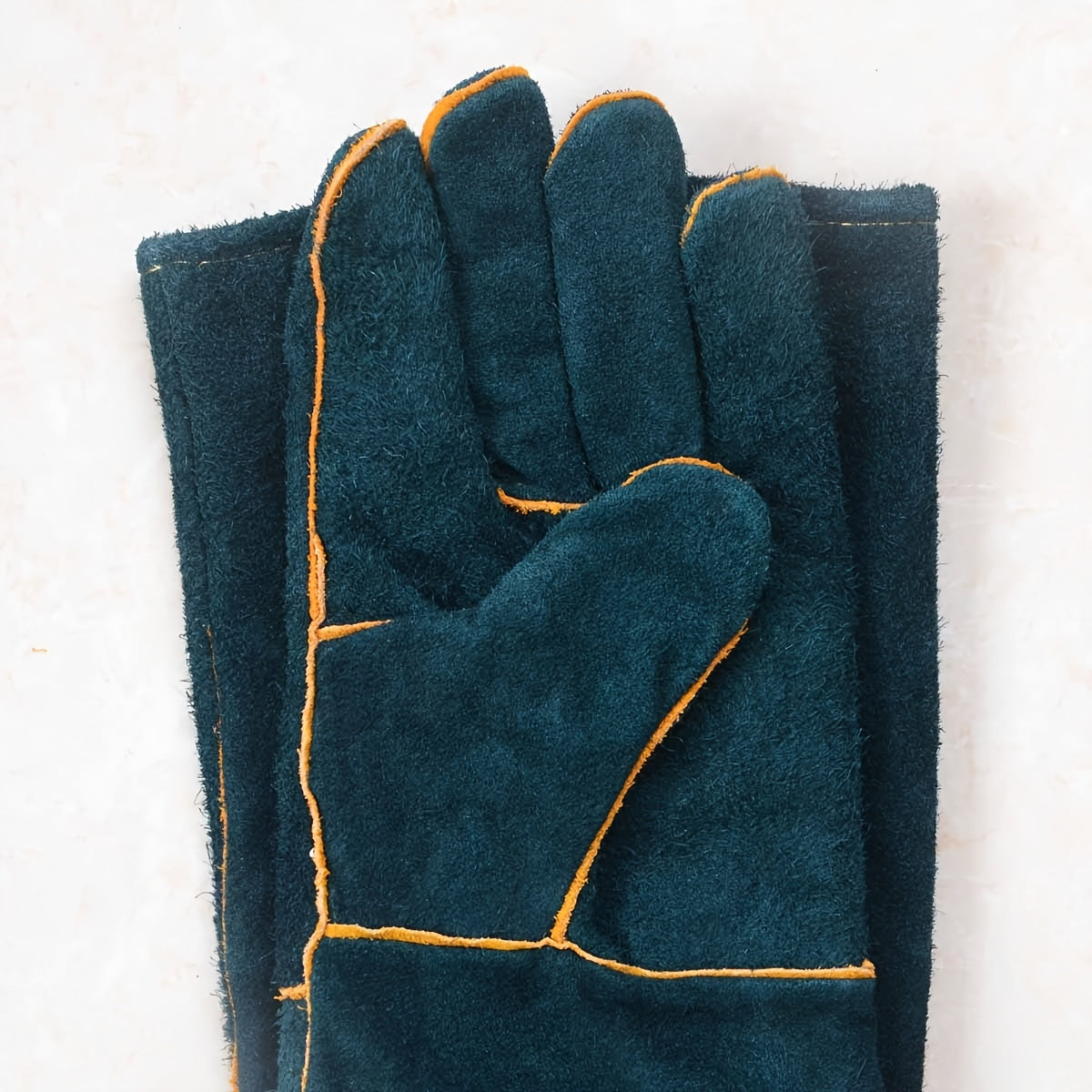 Multi-Purpose Cat Safety Gloves: Bite, Scratch & Puncture-Resistant with Comfort Fit, Ideal for All Pet Owners