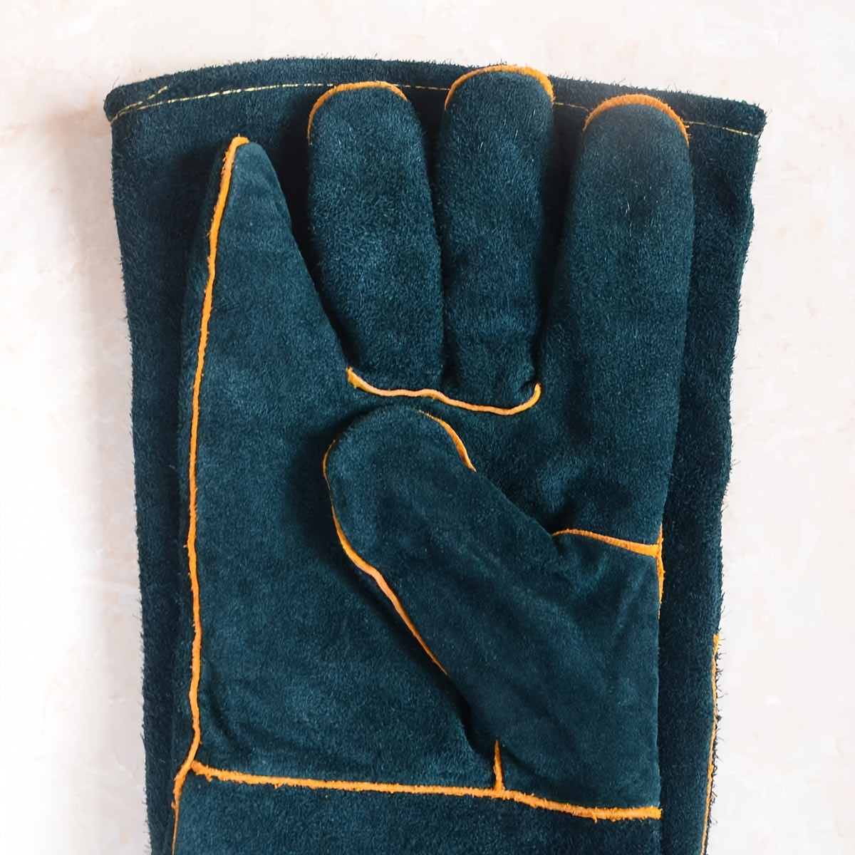 Multi-Purpose Cat Safety Gloves: Bite, Scratch & Puncture-Resistant with Comfort Fit, Ideal for All Pet Owners