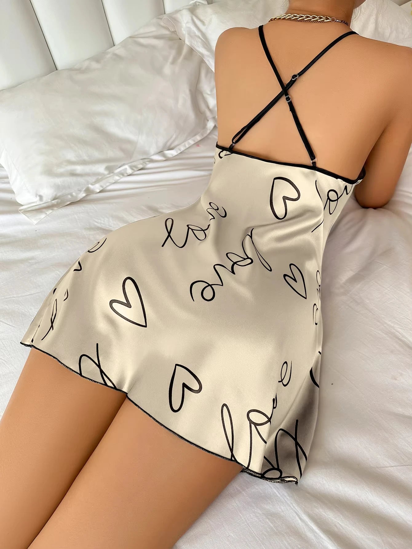 Cool and casual round neck slim shoulder strap nightgown for women, heart-shaped letter printed nightgown