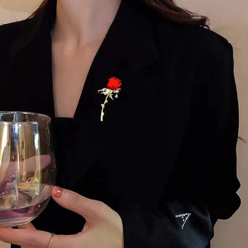 Rhinestone Blue Red Rose Flower Brooches for Women Elegant Exquisite Shiny Zircon Flower Lapel Pins Wedding Party Badge Jewelry