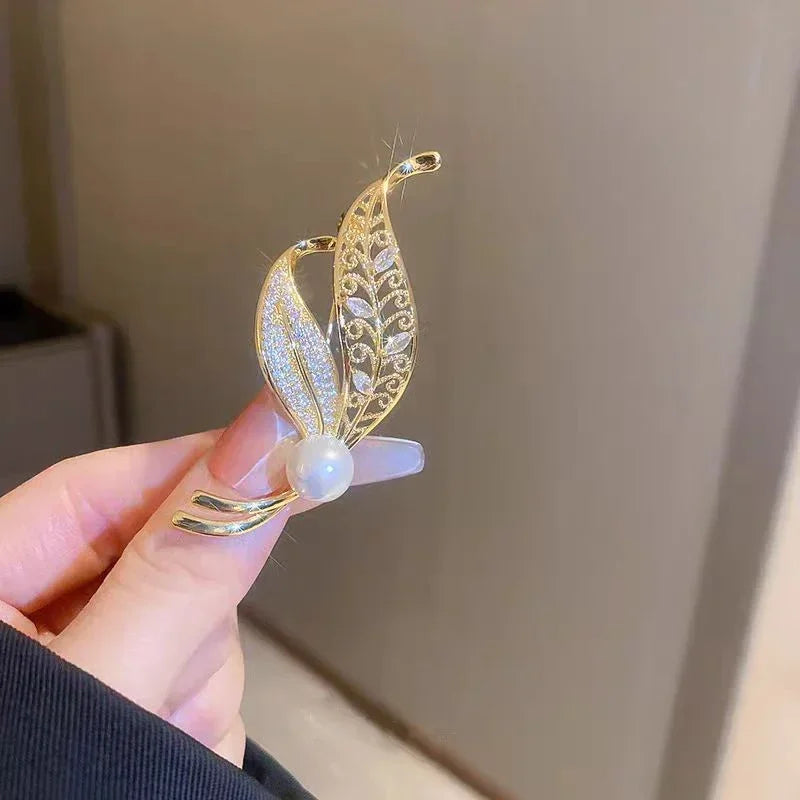 Small Cute Little Girl In Black Dress Nurse Brooches Rhinestone Crystal Brooch Pin Drop Oil Corsage Clothing Coat Jewelry