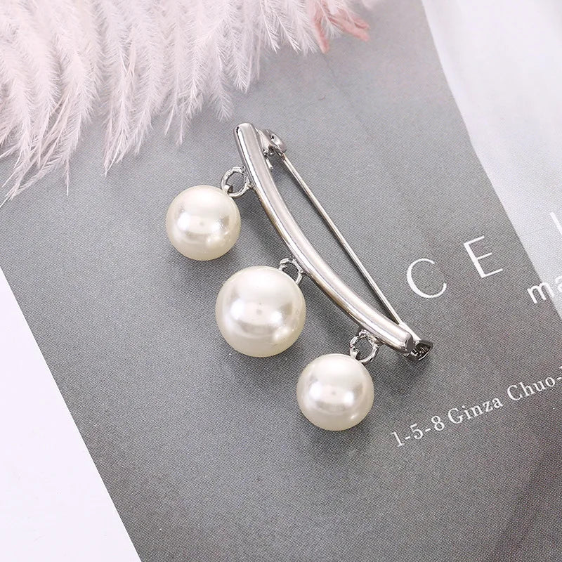 Elegant Faux Pearl Brooch Pin for Women - Secure Dress Clip, Adjustable Golden/Silvery Accessory for Blouse, Scarf, Suits