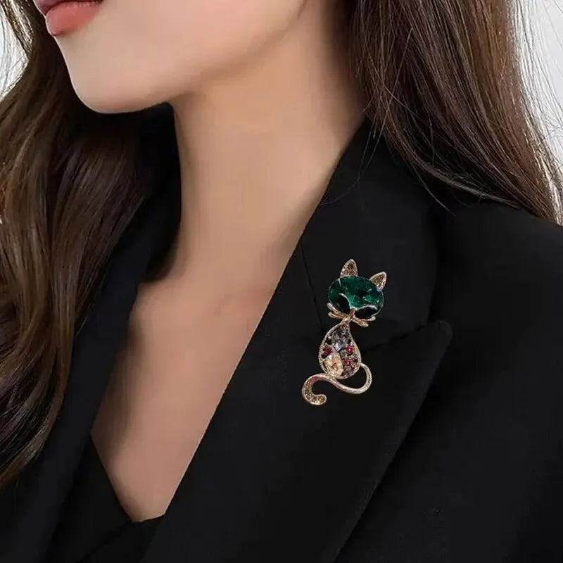 Rhinestone Crystal Cat Pendant Brooch Women's Gold Color Animal Pin Fashion Accessories Lapel Pins Collar Buttons Party Dress