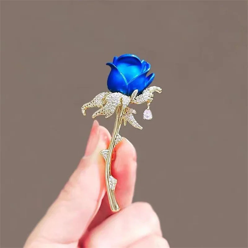 Rhinestone Blue Red Rose Flower Brooches for Women Elegant Exquisite Shiny Zircon Flower Lapel Pins Wedding Party Badge Jewelry