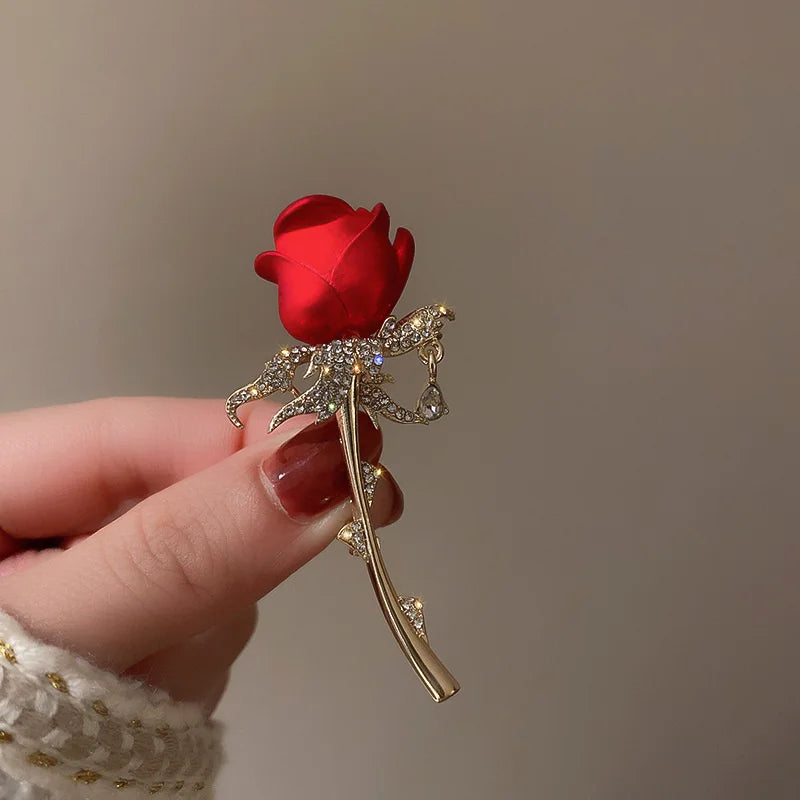Rhinestone Blue Red Rose Flower Brooches for Women Elegant Exquisite Shiny Zircon Flower Lapel Pins Wedding Party Badge Jewelry