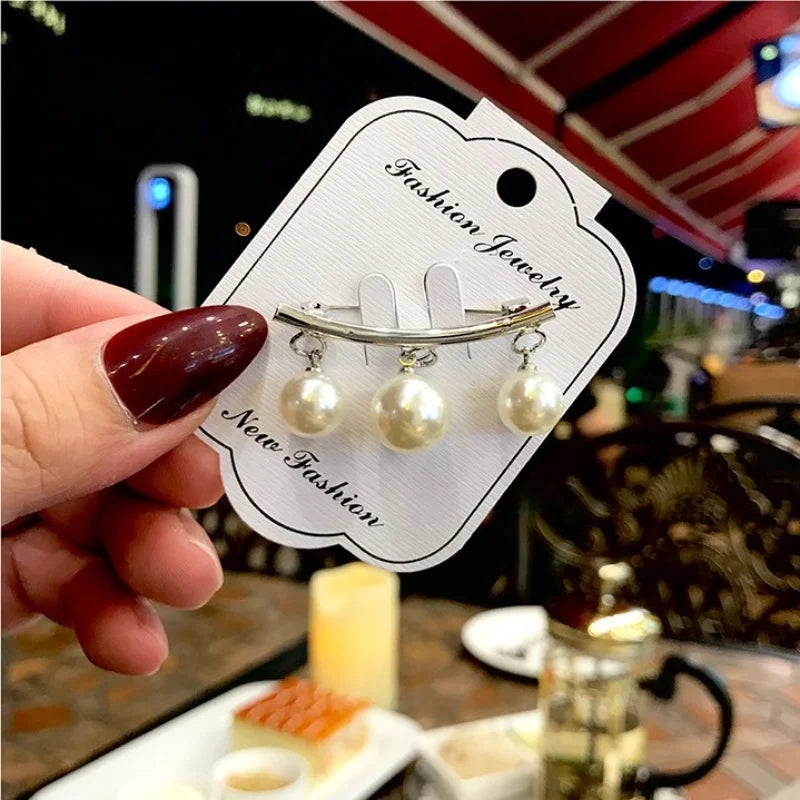 Elegant Faux Pearl Brooch Pin for Women - Secure Dress Clip, Adjustable Golden/Silvery Accessory for Blouse, Scarf, Suits