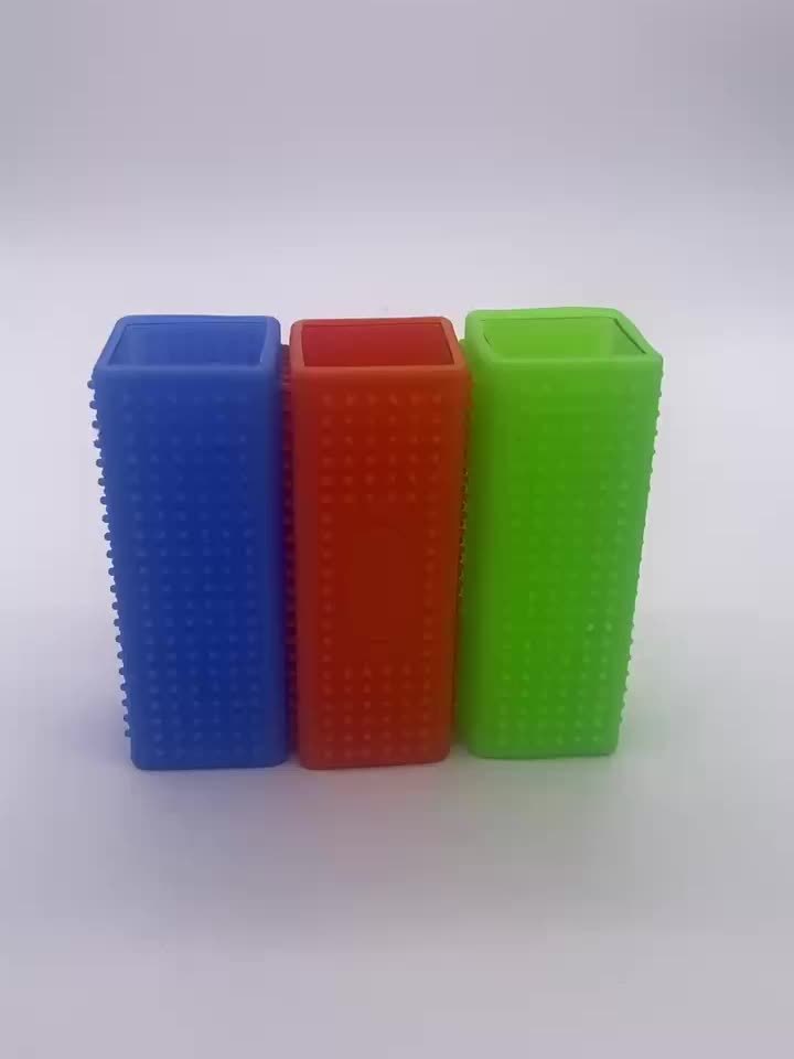 Eliminate Pet Hair Instantly with this Rubber Cleaner Brush - Perfect for Cars, Furniture & Carpets!